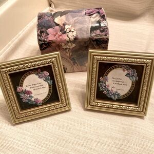 Vintage 3 piece decor pack. 2 framed Bible verses. 1 deco floral box.